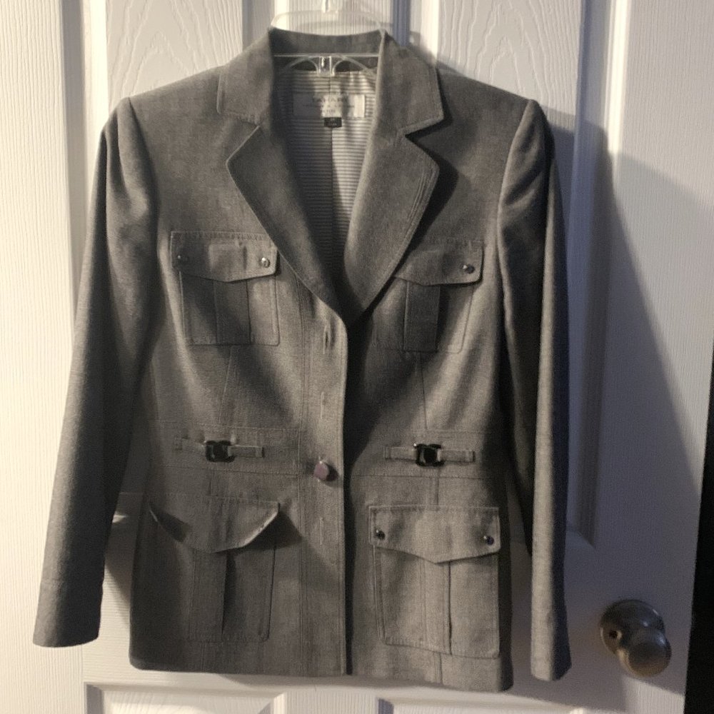 Tahari - Arthur S. Levine Suit Jacket (grey color family) Size 2P